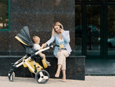 What Are the Benefits of Mall Babysitting Care for Parents and Kids?
