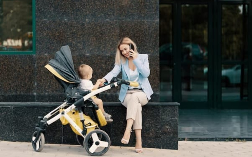What Are the Benefits of Mall Babysitting Care for Parents and Kids?