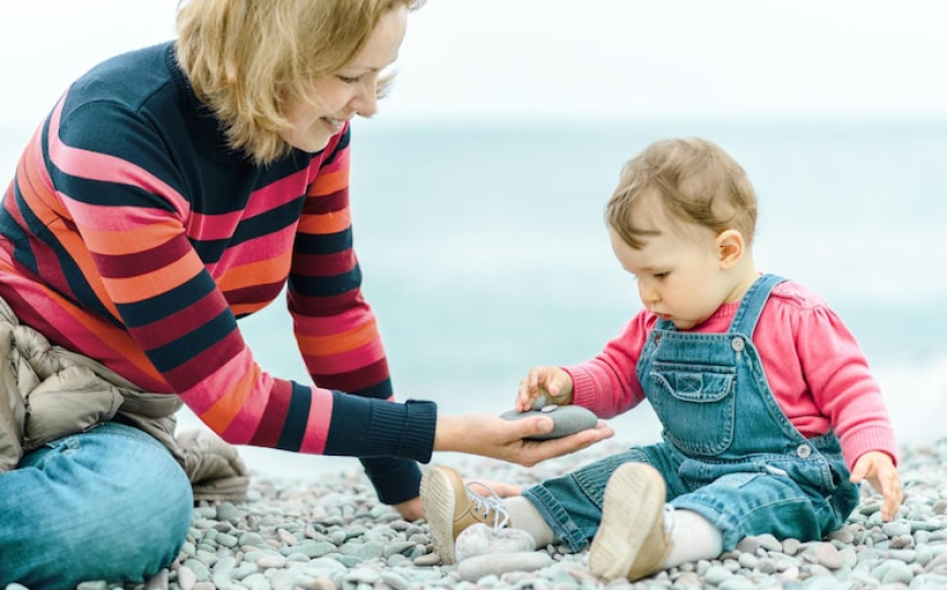 Holiday baby care vs regular babysitting services in Dubai